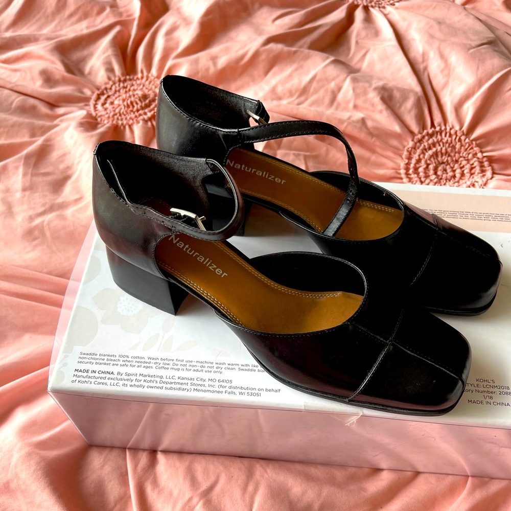 Naturalizer black shoes New!